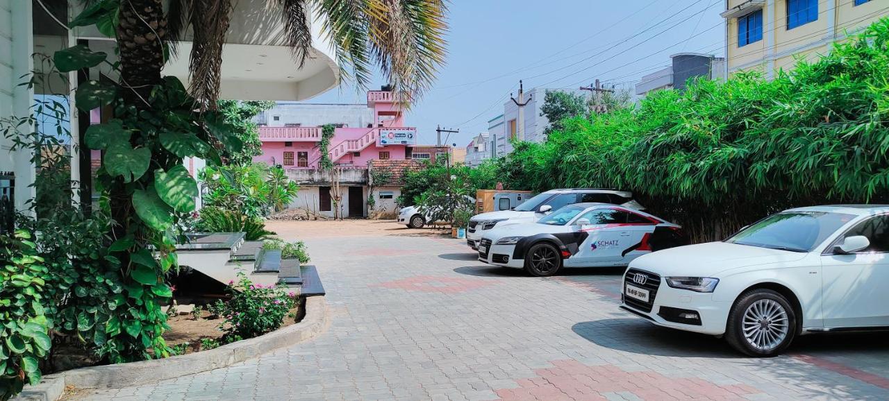 Pine Tree Aparthotel Kanchipuram Buitenkant foto
