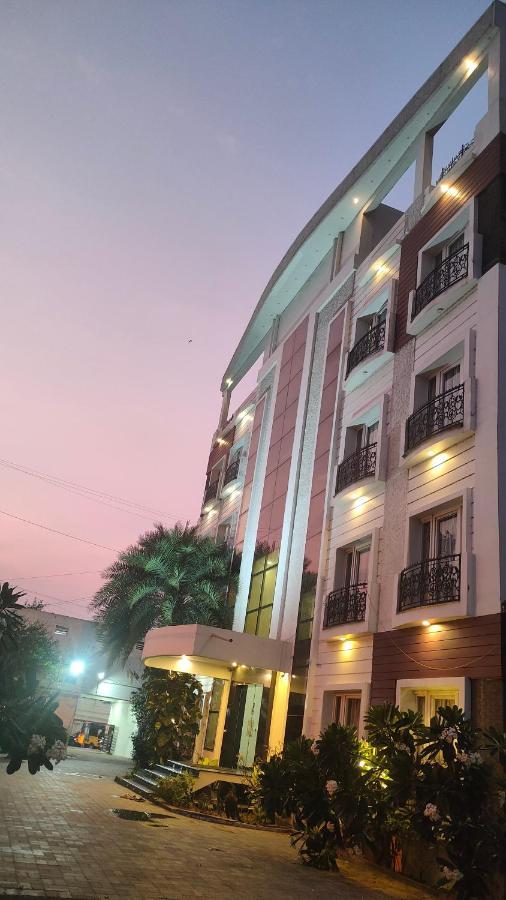 Pine Tree Aparthotel Kanchipuram Buitenkant foto